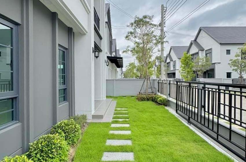 House with Shared Pool in Bangnatrad 
